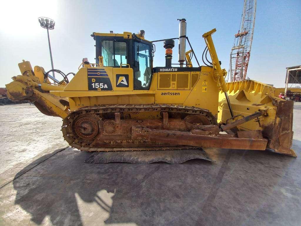 Komatsu D155A-6R (4pcs available for sale in Abu Dhabi) Foto 21