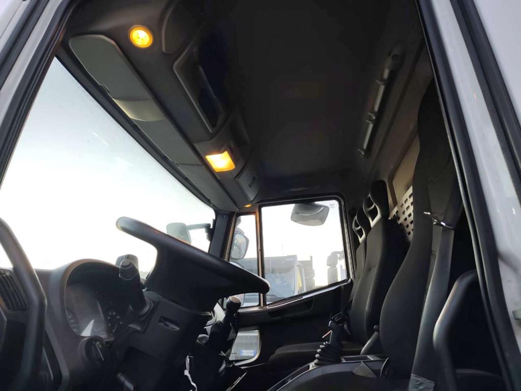 Iveco EUROCARGO 120-190L Foto 18