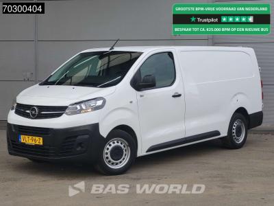 Opel Vivaro 102PK L2H1 Trekhaak Airco Cruise Parkeersensoren APK 08-2026 Euro6 L2 Airco Trekhaak Cruise in vendita da BAS World B.V.