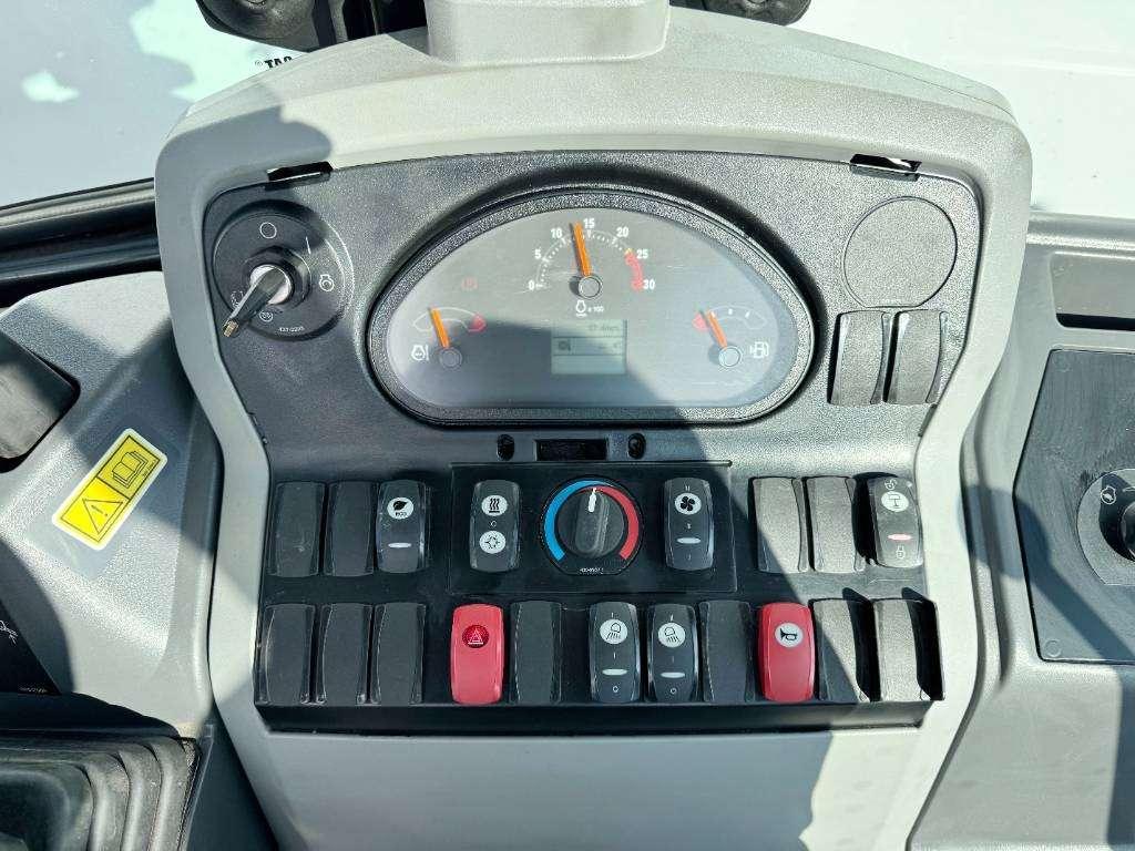 Caterpillar 424 4WD - Hammer Lines / Airco / Side Shift Foto 10