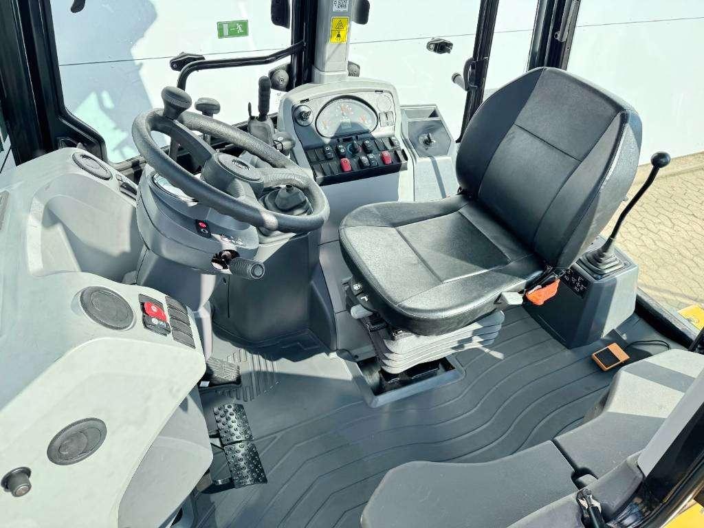 Caterpillar 424 4WD - Hammer Lines / Airco / Side Shift Foto 5
