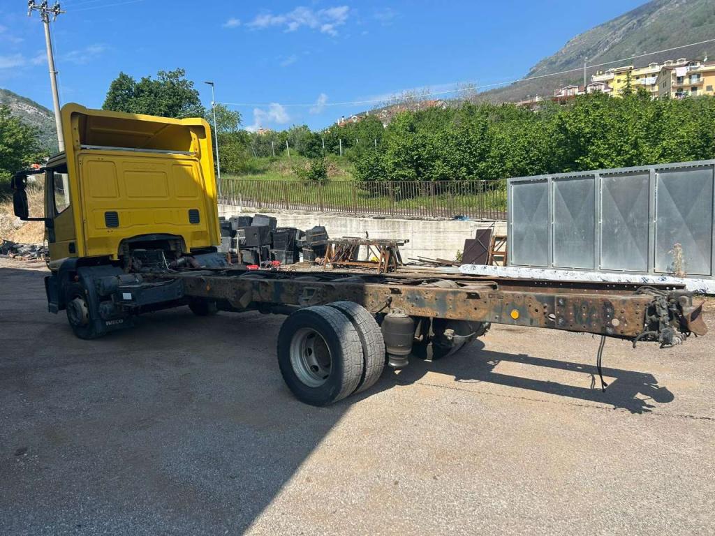 Iveco EUROCARGO 120E28P Foto 14
