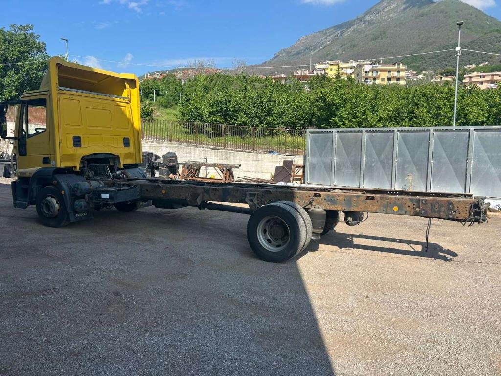 Iveco EUROCARGO 120E28P Foto 15