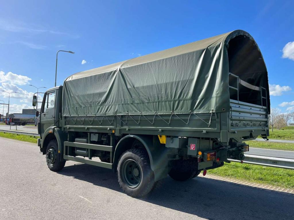 Mercedes-Benz 1017 4X4 ex army reconditioned Foto 9