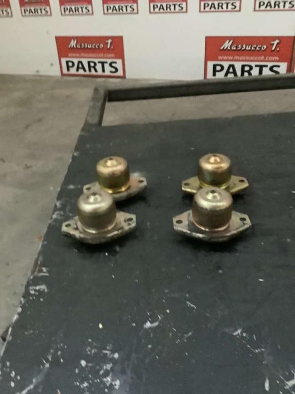 SUPPORTI MOTORE PER YANMAR 4TNE88 Boccola Foto 1