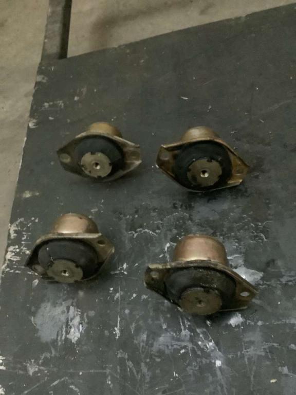 SUPPORTI MOTORE PER YANMAR 4TNE88 Boccola Foto 2
