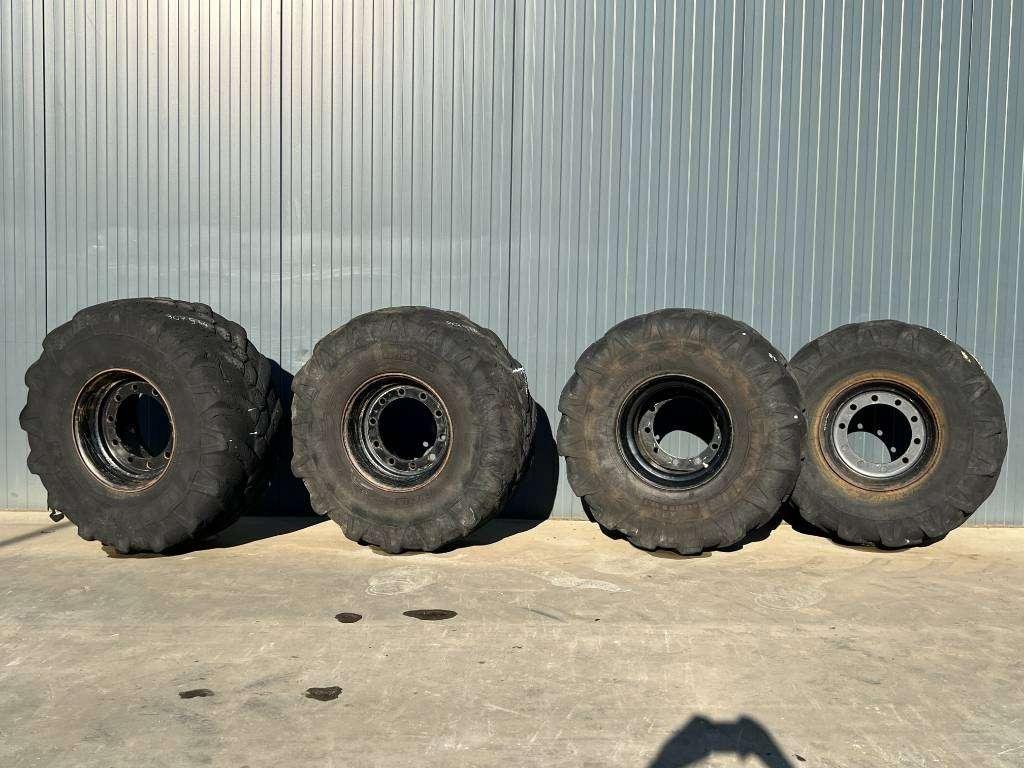 Pneumatico per Michelin 445/70R19.5 incl. rim Foto 1