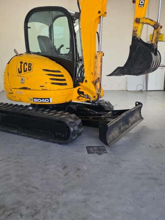 JCB 8040 Foto 1