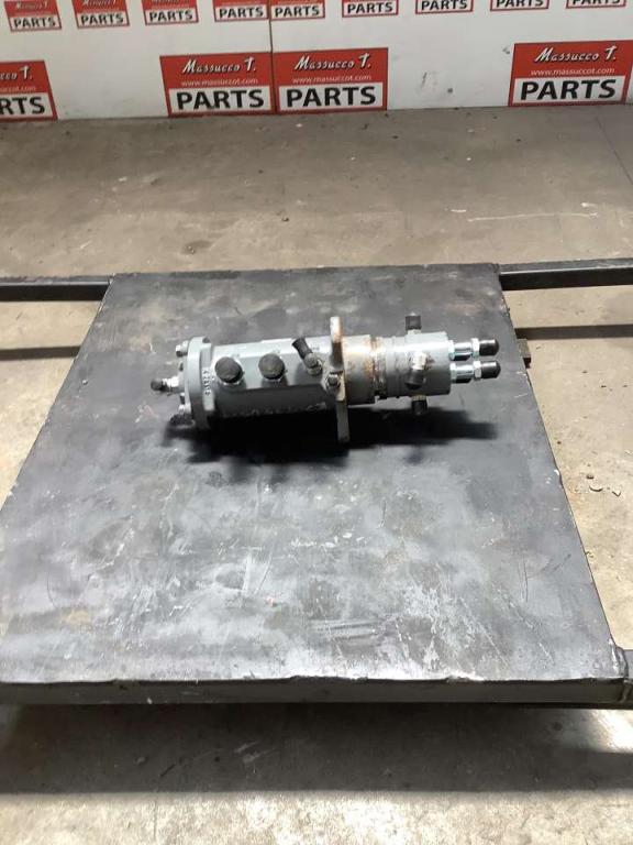 Giunto Rotante per Hitachi ZX 135US-7 Foto 1