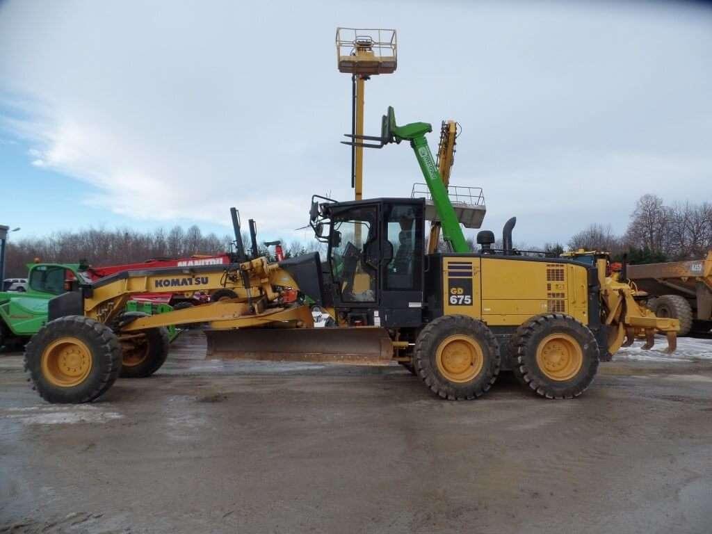 Komatsu GD675-5 Foto 2