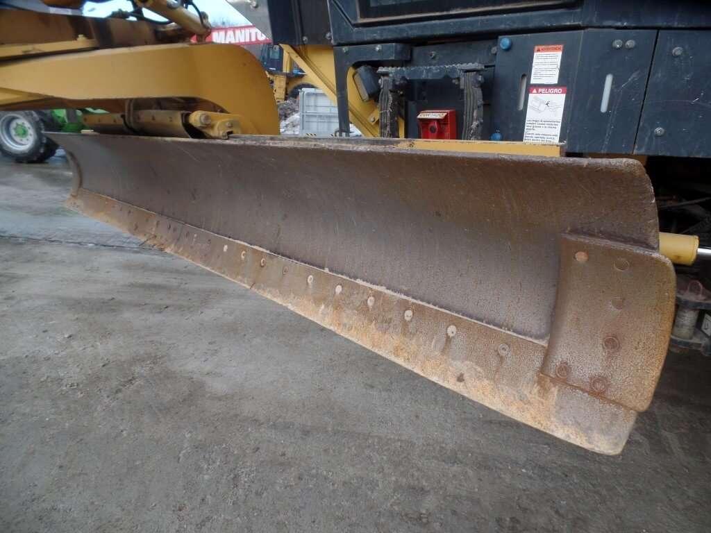 Komatsu GD675-5 Foto 6