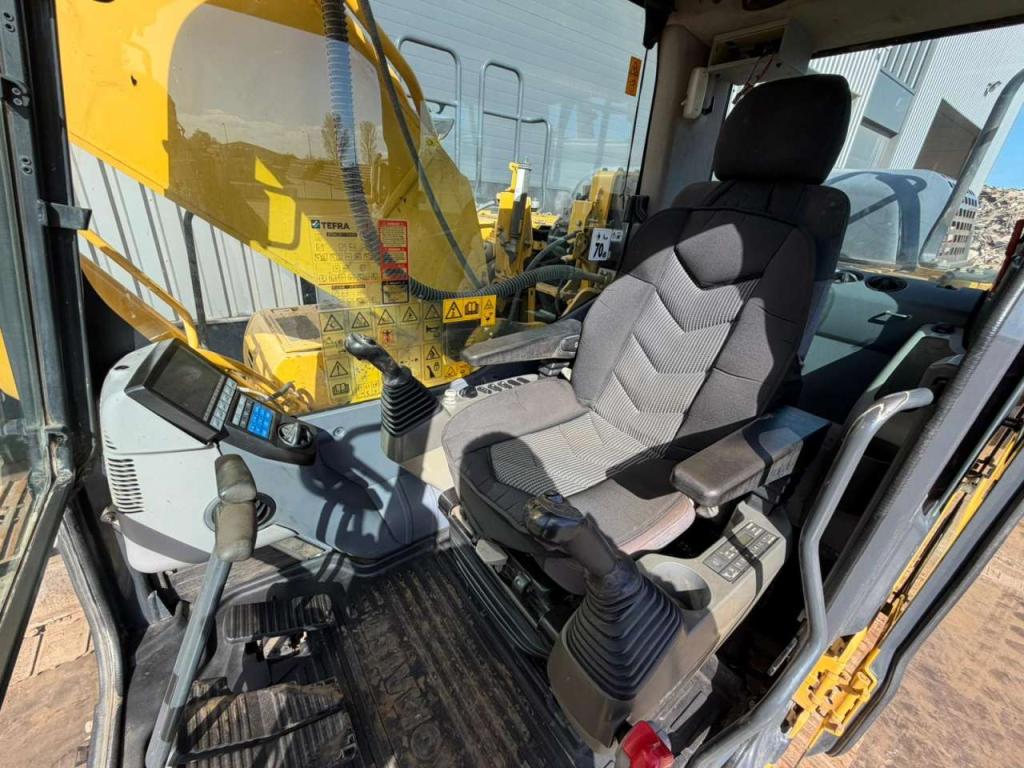 Komatsu PC240 Foto 21