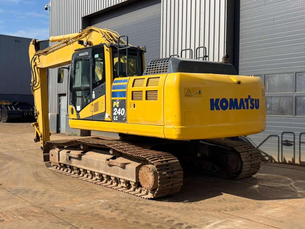 Komatsu PC240 Foto 3