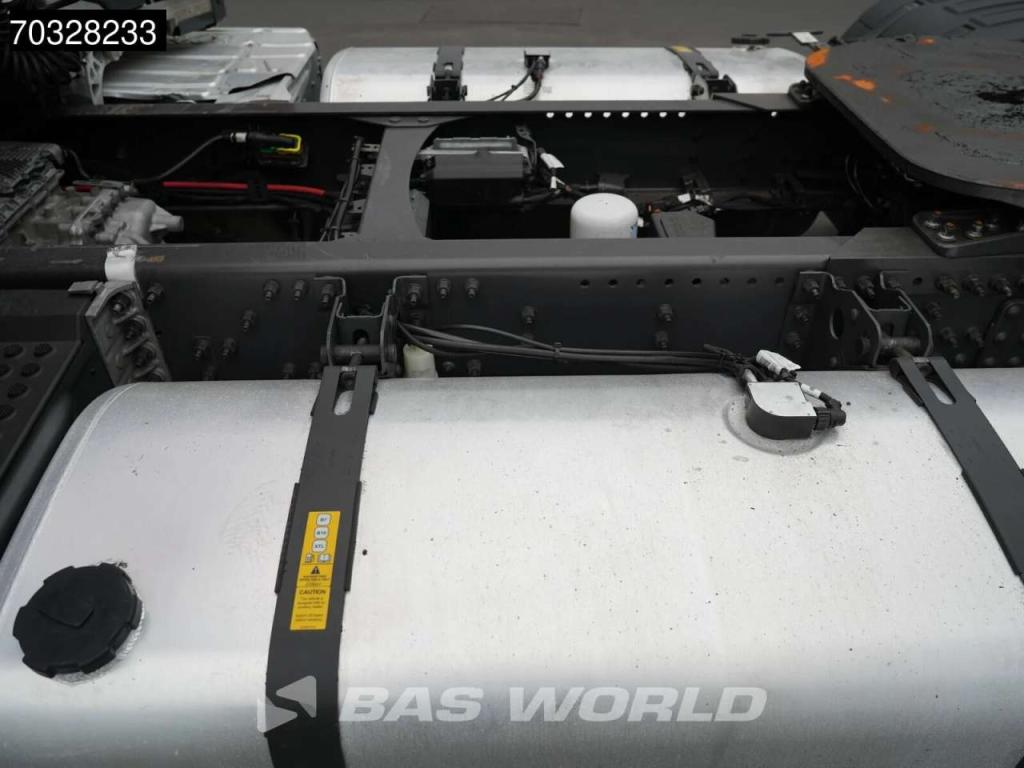 Volvo FH 460 4X2 Mega XL 2x Tanks ACC Navi Foto 19