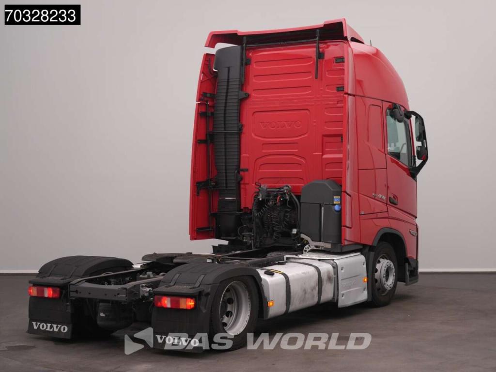Volvo FH 460 4X2 Mega XL 2x Tanks ACC Navi Foto 5