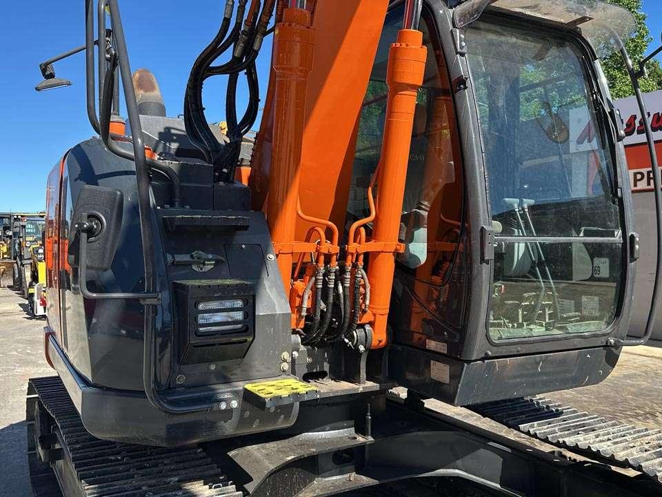 Hitachi ZX135US-6 SLF Foto 6