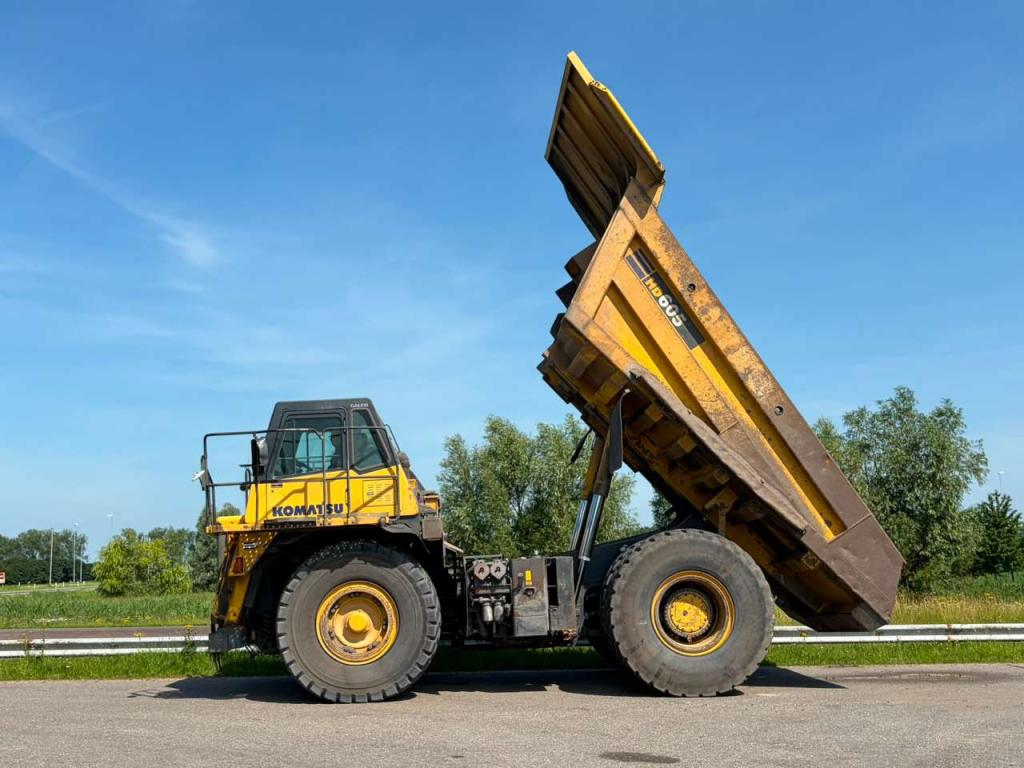 Komatsu HD605-7 Foto 11