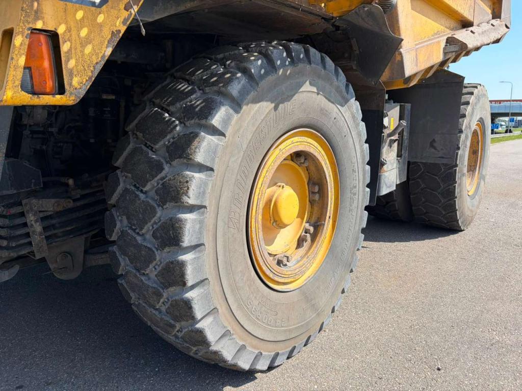 Komatsu HD605-7 Foto 14