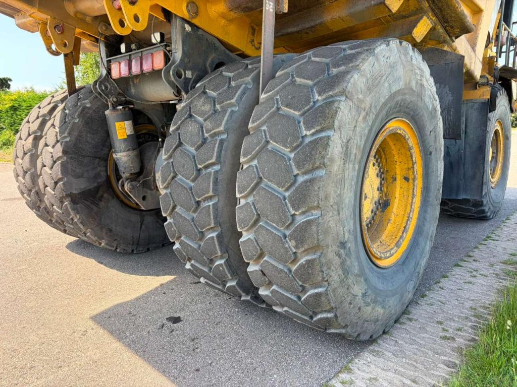Komatsu HD605-7 Foto 19