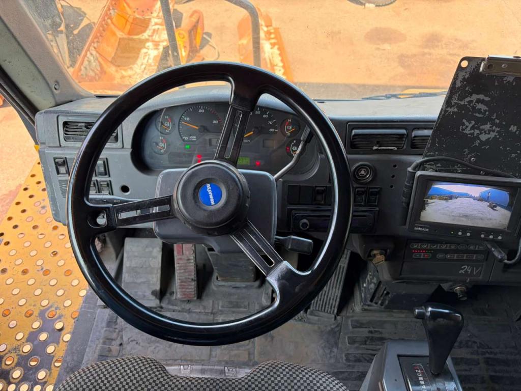 Komatsu HD605-7 Foto 22