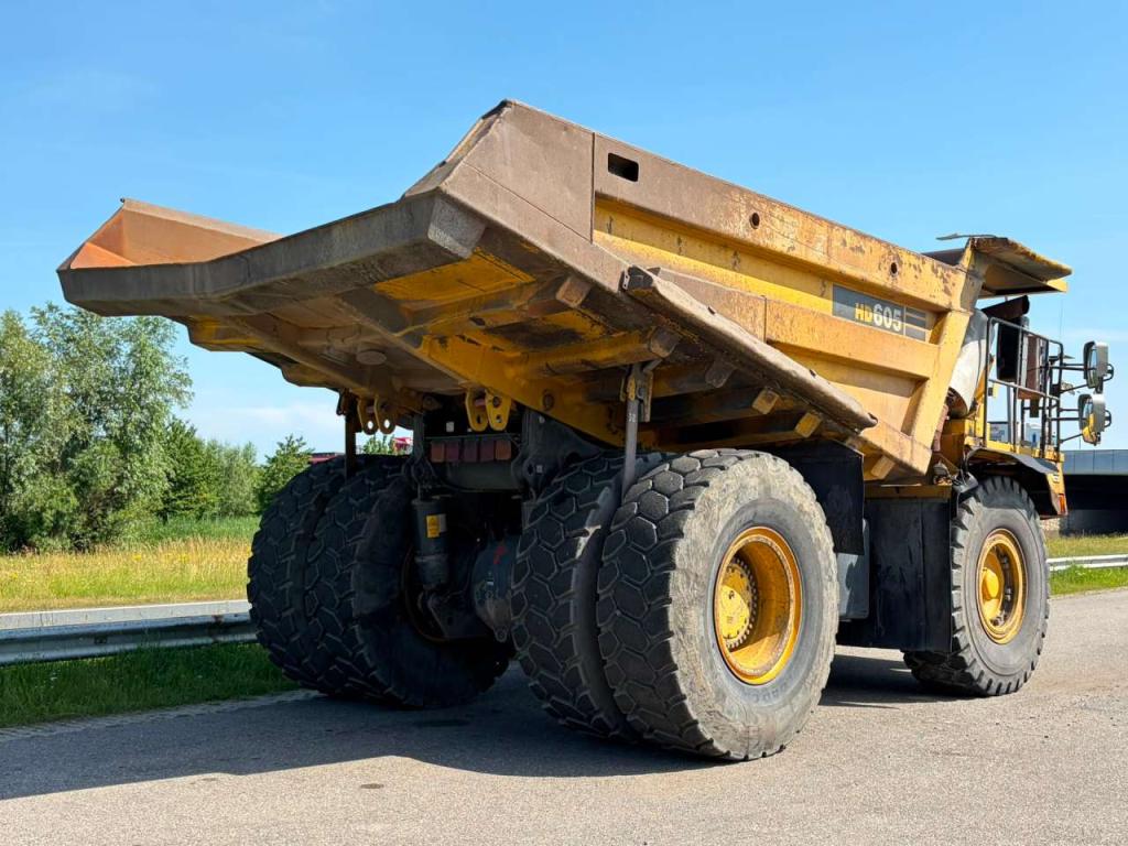 Komatsu HD605-7 Foto 5