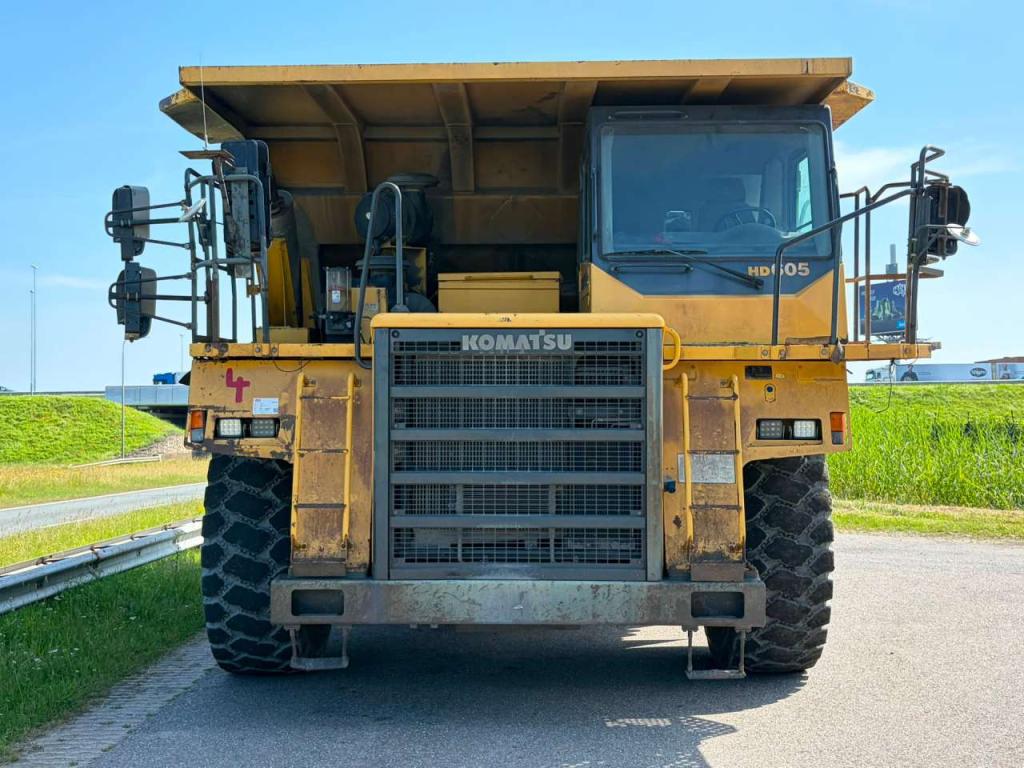 Komatsu HD605-7 Foto 8