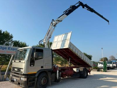 Iveco EUROTECH 190.30 con gru BONFIGLIOLI Foto 1