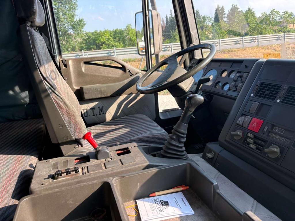 Iveco EUROTECH 190.30 con gru BONFIGLIOLI Foto 6