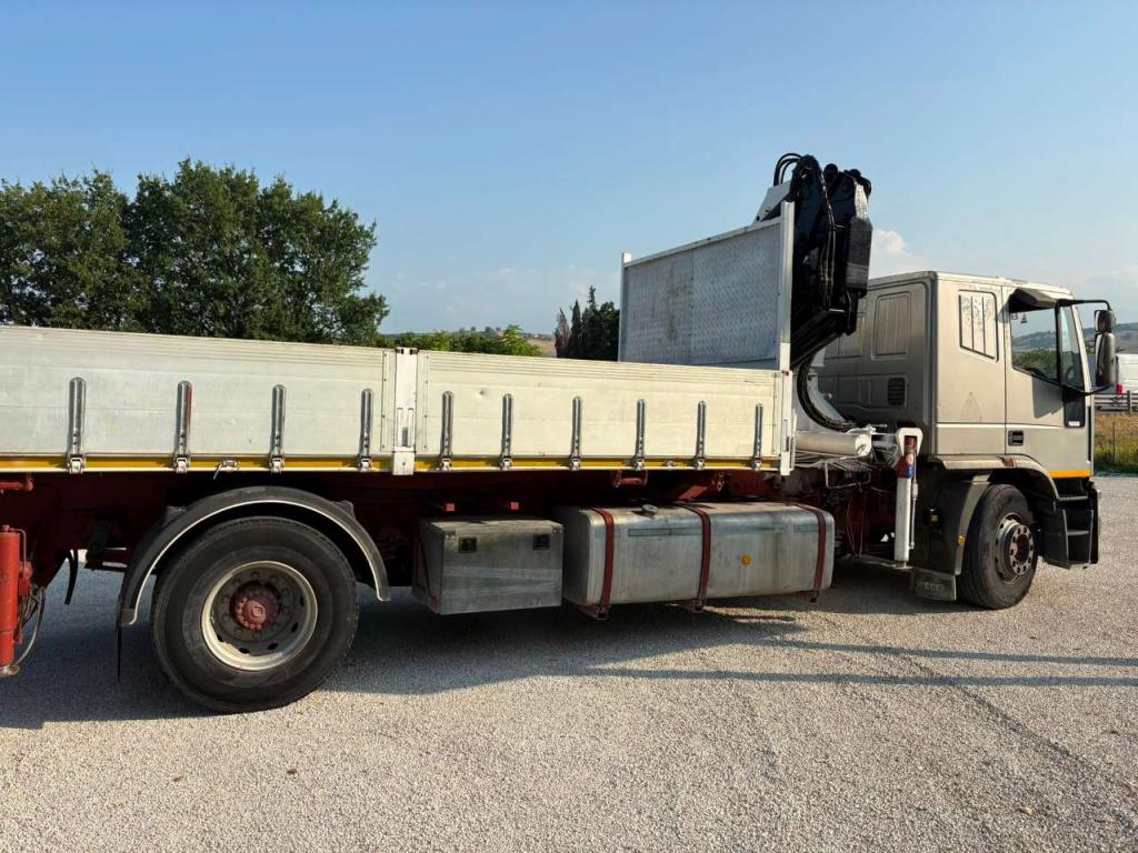 Iveco EUROTECH 190.30 con gru BONFIGLIOLI Foto 7