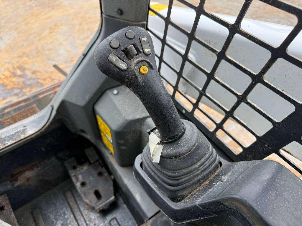 Bobcat T64 - Two-Speed Compact Track Loader Foto 11