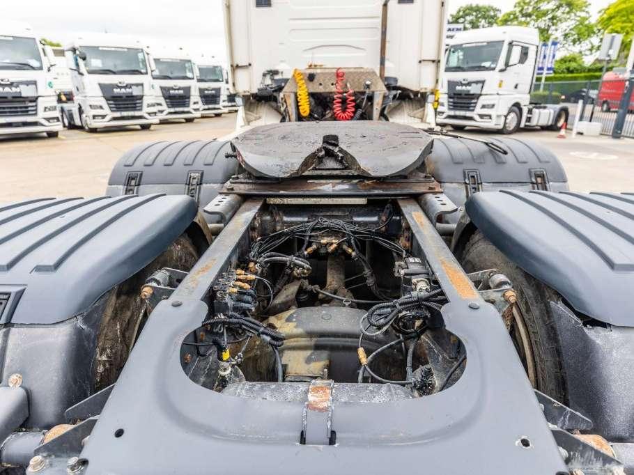 Scania R580-6x4-Intarder-BIG AXLES Foto 10