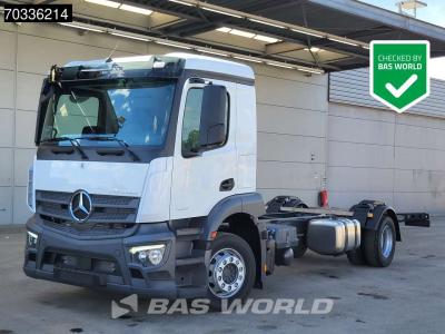 Mercedes-Benz Actros 1835 4X2 NEW chassis 5200mm wheelbase Full Air suspension Automatic Euro 6 in vendita da BAS World B.V.