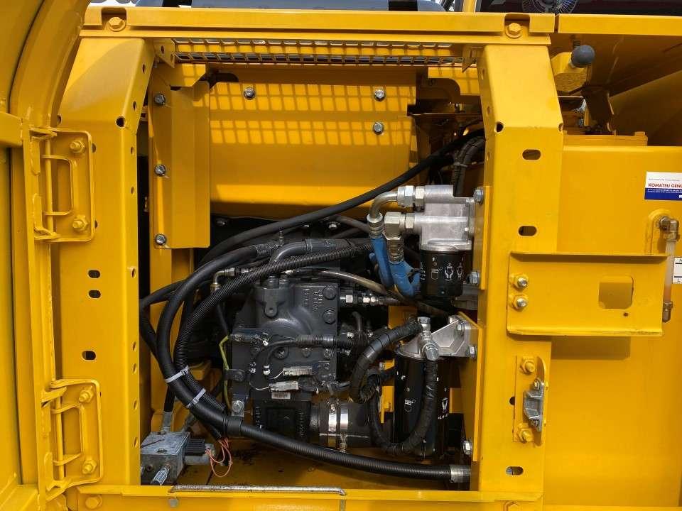 Komatsu PC130-7 Foto 16
