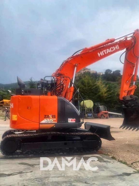 Hitachi ZX135US Foto 5
