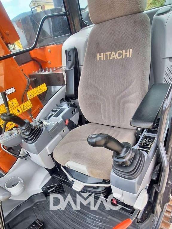 Hitachi ZX135US Foto 8