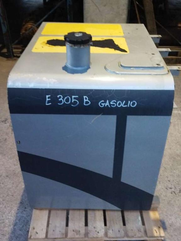 Serbatoio gasolio per New Holland E 305 B Foto 1