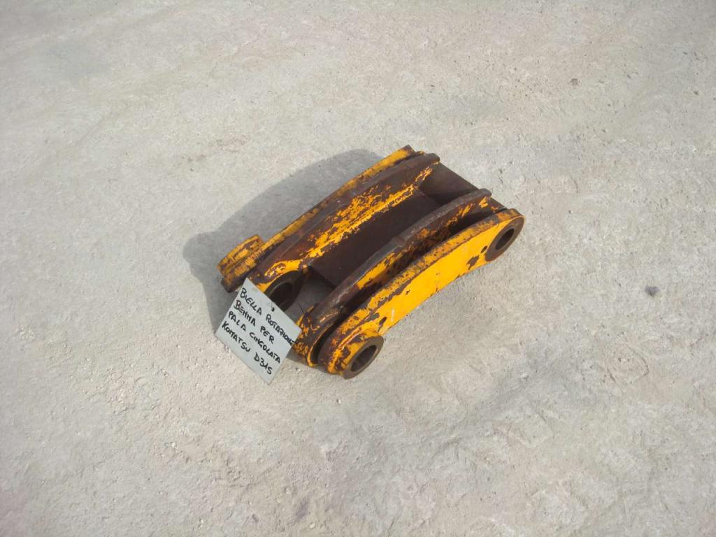 Biella e staffe richiamo benna per Komatsu D31S Foto 4