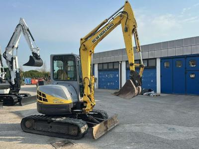 New Holland E 40.2