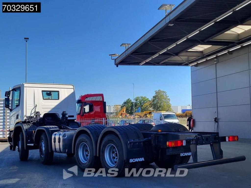 Scania P370 8X4 NEW 8x4 chassis Semi Automatic Euro 6 Foto 2