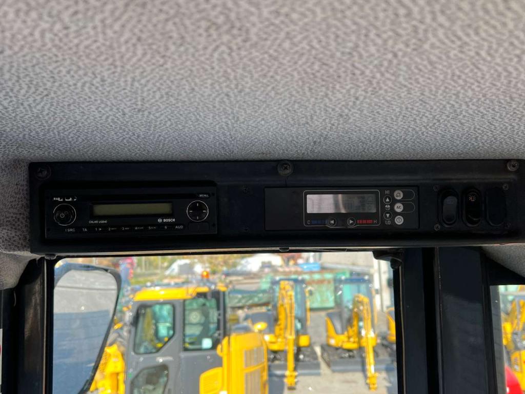 Komatsu WA250PZ-6 Foto 17
