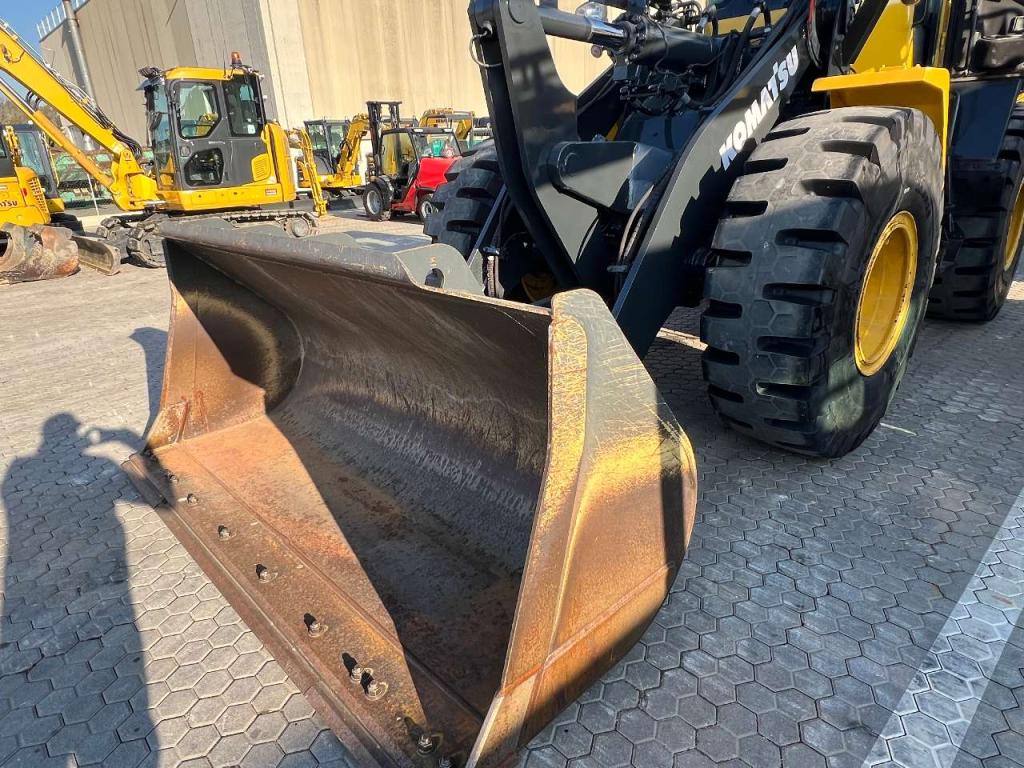 Komatsu WA250PZ-6 Foto 20