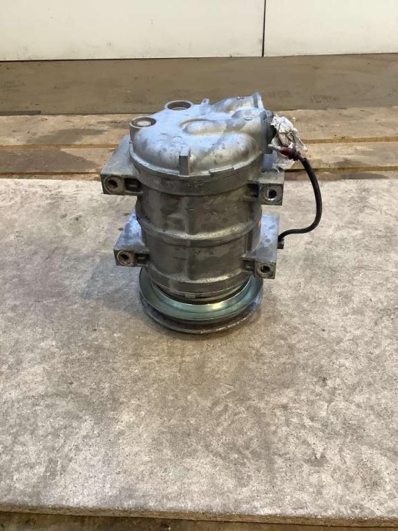 Compressore aria condizionata per Fiat Hitachi EX215 Foto 1