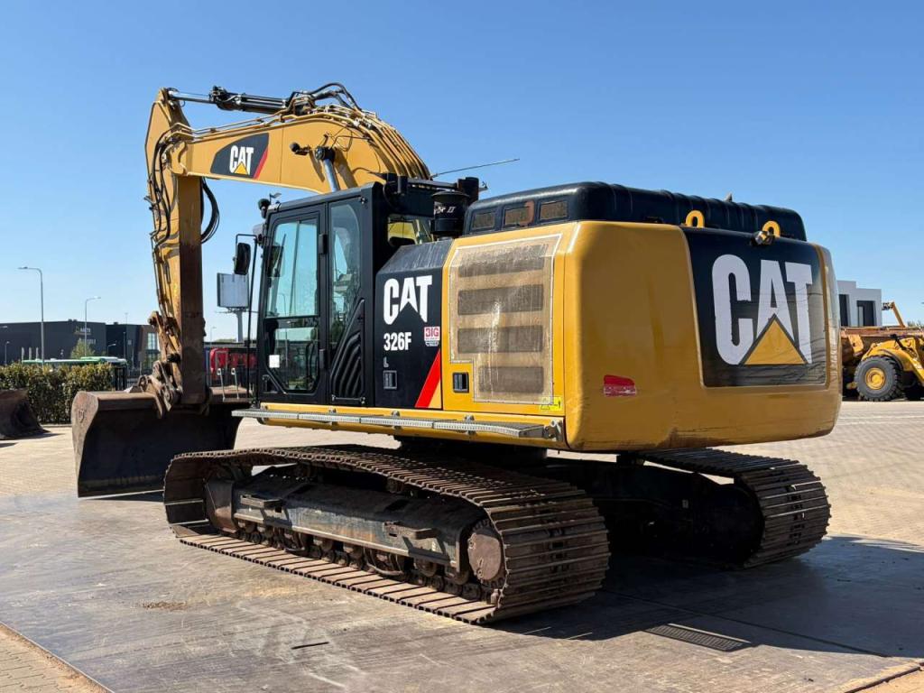 Caterpillar 326FL Foto 3