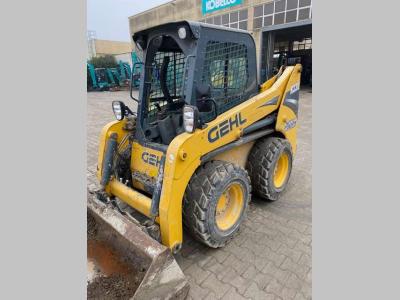 Gehl R220 in vendita da Officina Meccanica Acquaviva