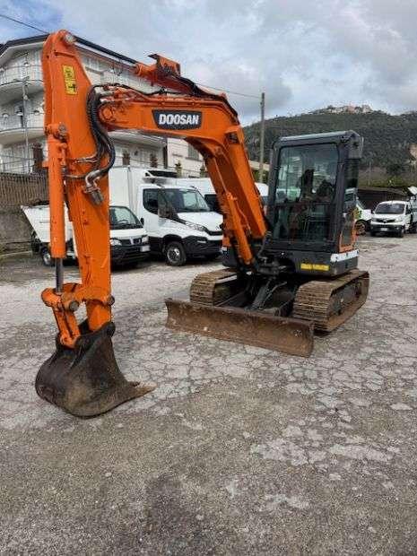 Doosan DX62R Foto 1