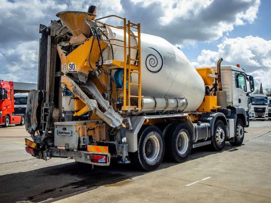 Man TGS 32.400BB+LIEBHERR 8M³+BAND/TAPIS 16m Foto 6