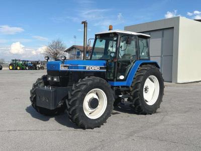 Ford 8240 4x4 in vendita da Massucco T. Srl