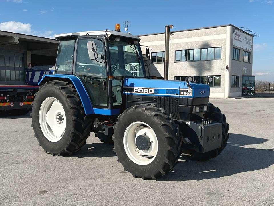 Ford 8240 4x4 Foto 15