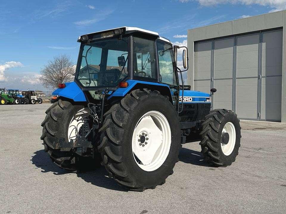 Ford 8240 4x4 Foto 18