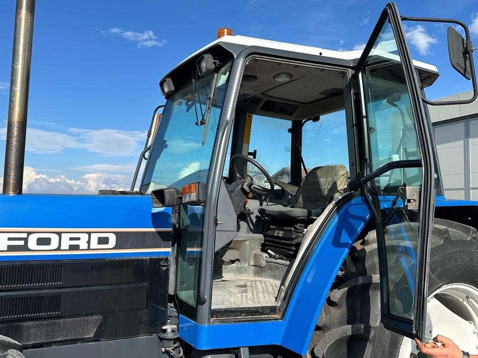 Ford 8240 4x4 Foto 8